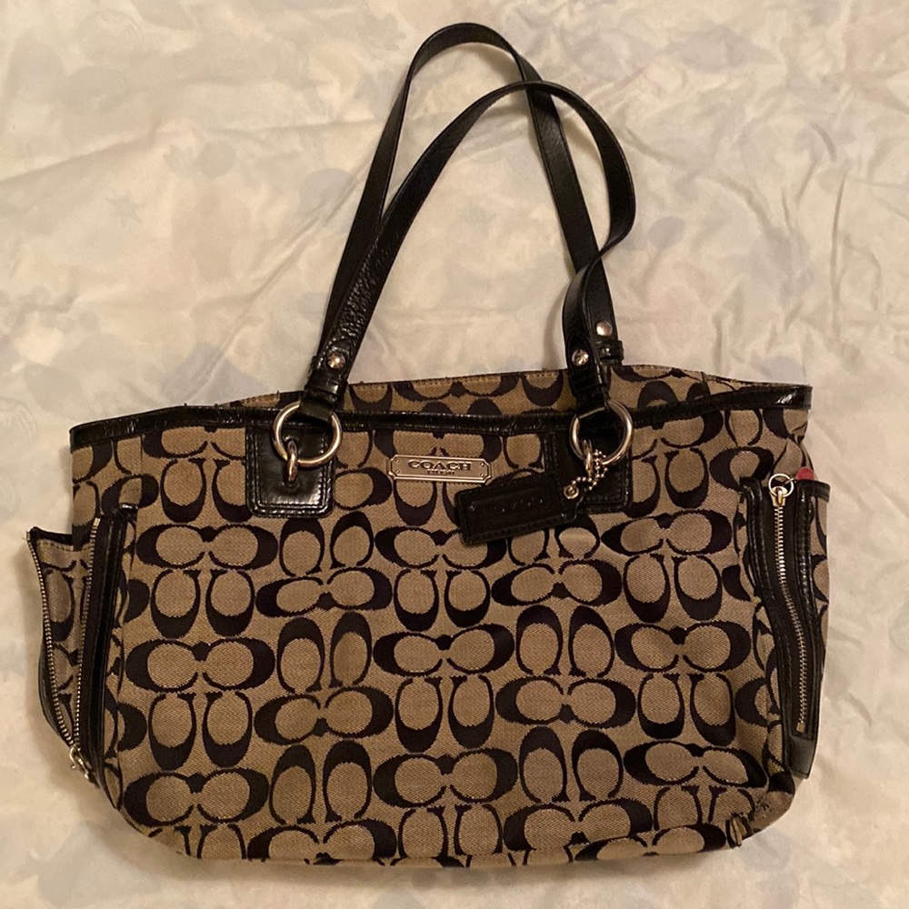 COACH SHOULDER BAG BLACK/TAN 12x9x5